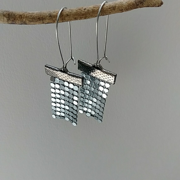 🔴SOLD Silver Chainmail Swag Fringe Earring - Picture 2 of 7